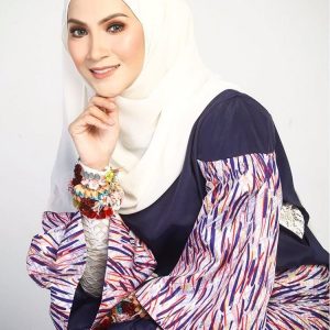 Gambar Sherry Ibrahim Manis Bertudung