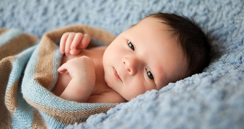 Bayi Comel Baru Lahir