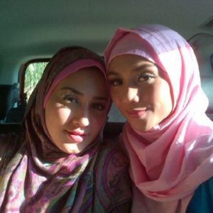 Foto Fathia Dan Wan Sharmila Bertudung