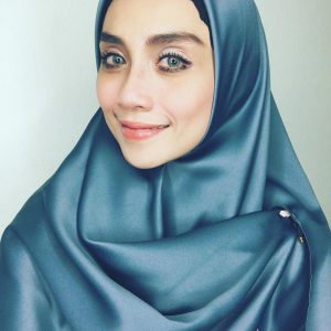 Foto Wan Sharmila Bertudung Comel