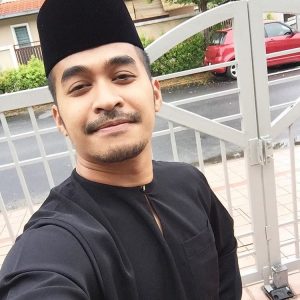 Gambar Hefny Sahad Berbaju Melayu