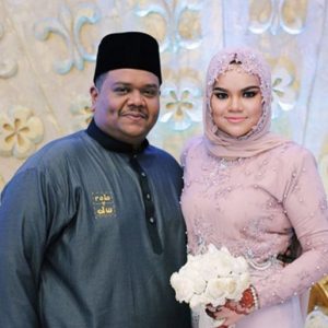 Gambar Kahwin Angah Raja Lawak Dan Isteri, Amira Asyura