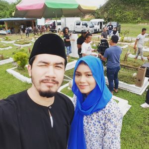 Gambar Ungku Ismail Aziz Selfie Kat Kubur