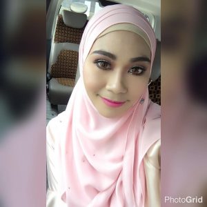 Salma Asis Bertudung Dengan Makeup Paling Cantik