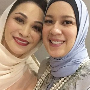 Gambar Aleza Shadan Dan Nina Juren Bertudung