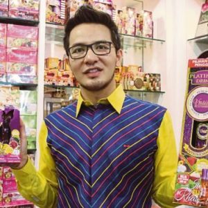 Gambar Datuk Azril Pengasas V'Asia Cosmetic