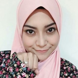 Mawar Rashid Bertudung