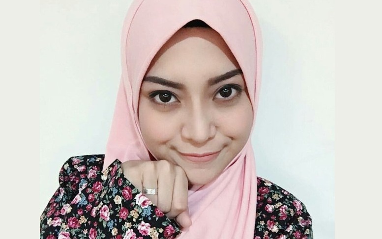 Mawar Rashid Bertudung