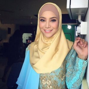 Mawar Rashid Perempuan Melayu Cantik