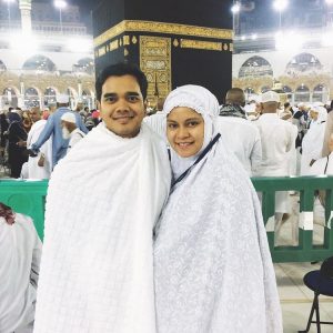 Foto Aliff Satar Dan Isteri Mengerjakan Umrah Di Tanah Suci Mekah