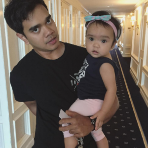 Gambar Alif Satar Dan Anak Perempuannya