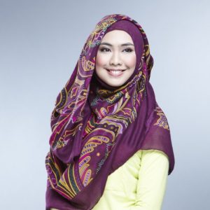 Gambar Cantik Oki Setiana Dewi