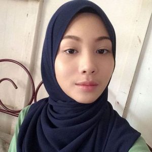 Gambar Elvina Mohamad Bertudung