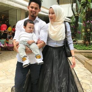 Hairul Azreen, Hanis Zalikha Dan Anaknya Yusuf Iskandar