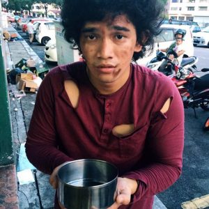 Nadzmi Adhwa Jadi Pengemis