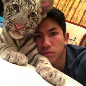 Putera Mateen Bersama Anak Harimau