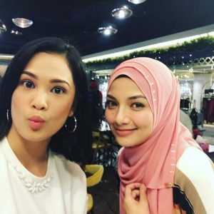 Telatah Lucu Adriana Adnan Dan Neelofa