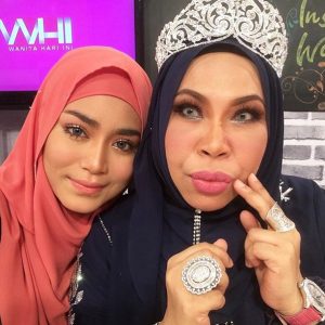 Uyaina Arshad Selfie Dengan Dato Seri Vida