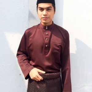 Ben Amir Dengan Gaya Baju Melayu Dan Songkok