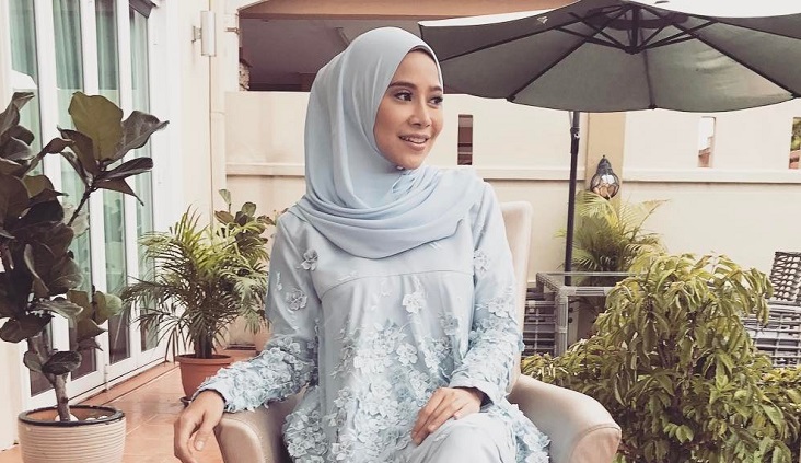 Cantiknya Farah Nabilah Bertudung