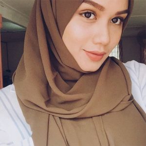 Cantiknya Mimi Lana Bertudung