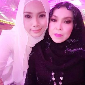 Datin Maziah Mohamed (Pengasas Almas Beauty) Dan Datin Furyna (Pengasas Aurawhite)