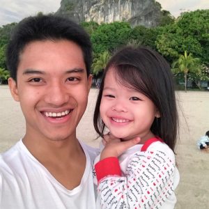 Fadza Anuar Dan Anak Perempuannya