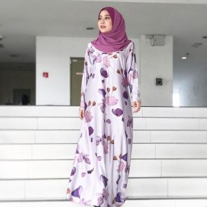 Farah Nabilah Dengan Fesyeni Jubah Muslimah