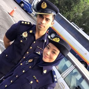 Gambar Artis Ariff Aziz Dan Mira Filzah Pakai Uniform JPJ