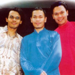 Gambar KRU Sewaktu Muda (Norman, Yusry Dan Edry)