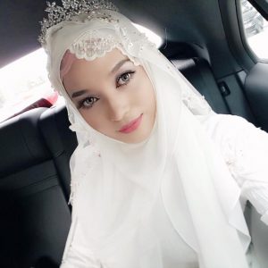 Joy Revfa Gadis Bertudung Cantik