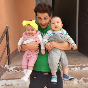 Daler Yusuf Bersama Dua Baby Comel