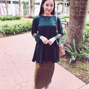 Hannah Delisha Seksi Berbaju Kurung