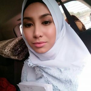 Cantiknya Tisha Shamsir Bertudung