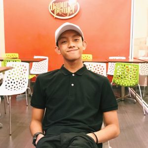 Foto Santai Ismail Izzani Di Dapur Penyet