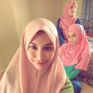 Gadis Gedik Bertudung