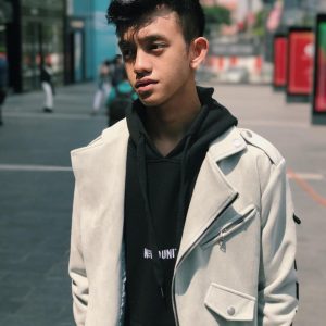 Gaya Fesyen Ismail Izzani