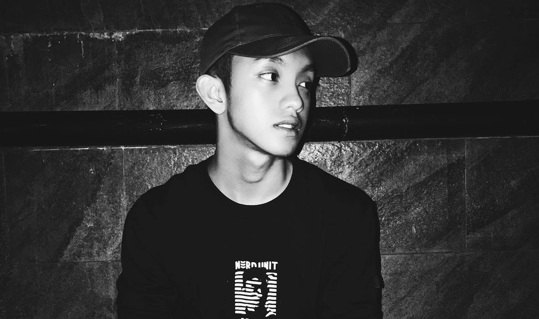 Ismail Izzani Gambar Hitam Putih