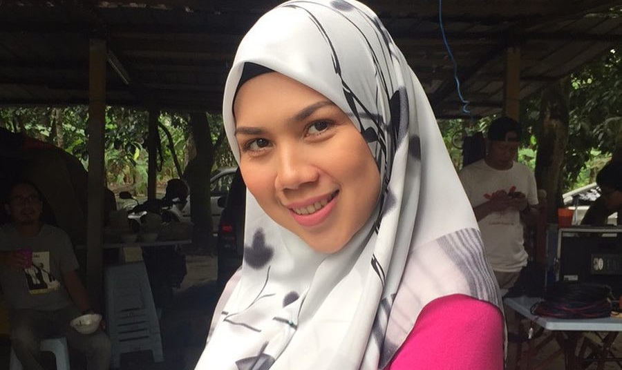 Syafnida Shuhaimi Bertudung