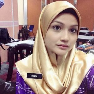 Cikgu Puteri Aishah Comel