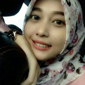 Manisnya Senyuman Gadis Bertudung Ni