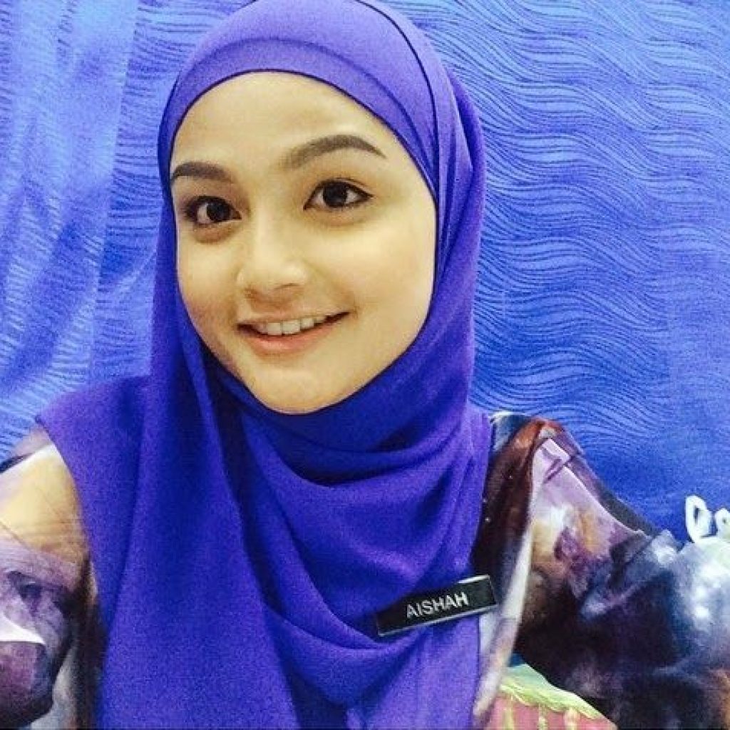 Biodata Puteri Aishah, Cikgu Comel Yang Viral  Azhan.co