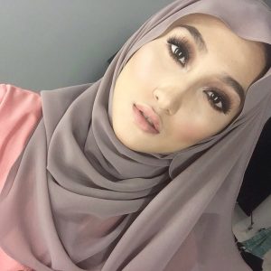 Afiera Riana Berhijab