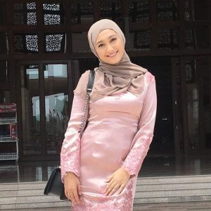 Afiera Riana Cantik Bertudung