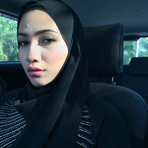 Aishah Azman Fesyen Serba Hitam