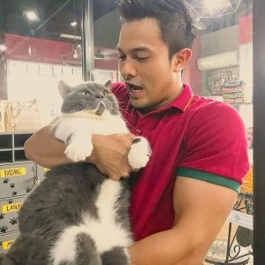 Saharul Ridzwan Dengan Kucing Gemuk Kesayangan