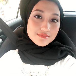 Selfie Dalam Kereta Afiera Riana