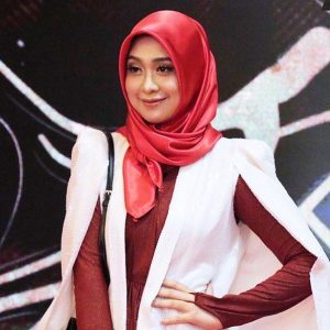 Dayah Bakar Host TV Cantik