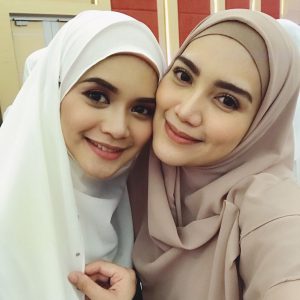 Elyana Dan Rakan Artis Bergaya Sopan