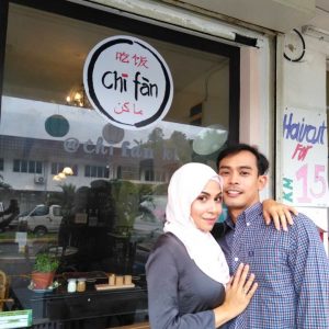 Foto Romantis Aisya Hasnaa Dan Suami